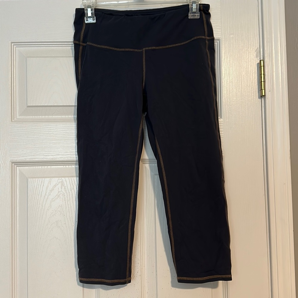 Athleta gray Capri leggings, size medium